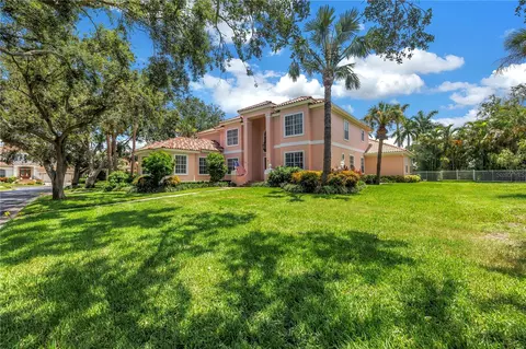 4930 Sandpiper Ln S, Saint Petersburg, FL 33711