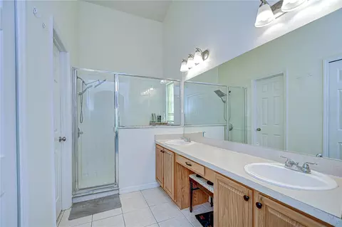 Bath - 7107 Colonial Lake Dr, Riverview, FL 33578 photo 1 of 3