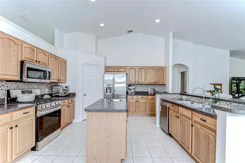 Kitchen - 7107 Colonial Lake Dr, Riverview, FL 33578 photo 2 of 3