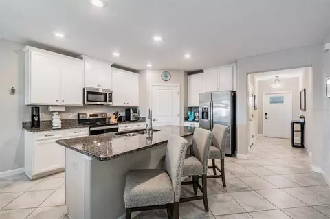 Kitchen - 10334 Echo Dock Loop, San Antonio, FL 33576 photo 2 of 6