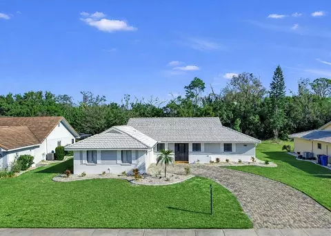1929 New Bedford Dr, Sun City Center, FL 33573