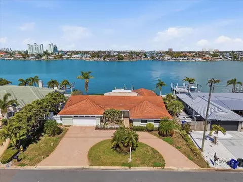 411 55th Ave, Saint Pete Beach, FL 33706