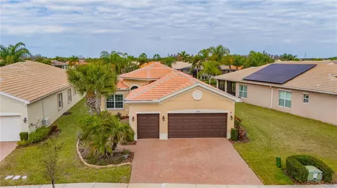 16133 Coquina Bay Ln, Wimauma, FL 33598