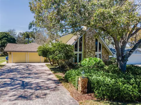 1944 Levine Ln, Clearwater, FL 33760