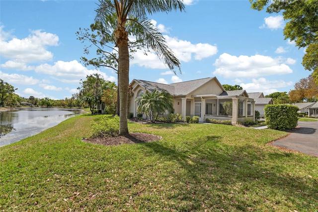 1122 Golfview Woods Dr #1122, Sun City Center, FL 33573