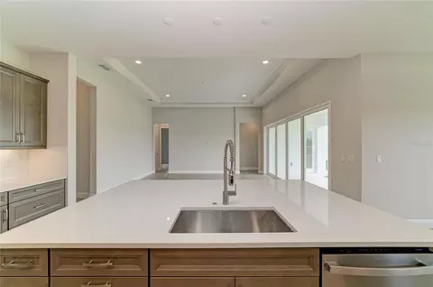 Kitchen - 10308 Longmeadow Ave, Parrish, FL 34219 photo 6 of 6