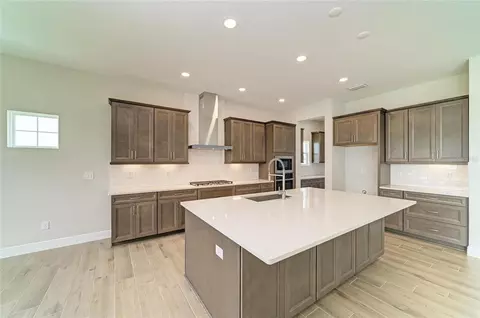 Kitchen - 10308 Longmeadow Ave, Parrish, FL 34219 photo 2 of 6