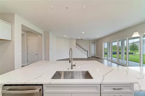 Kitchen - 10245 Cross River Trl, Parrish, FL 34219 photo 6 of 7