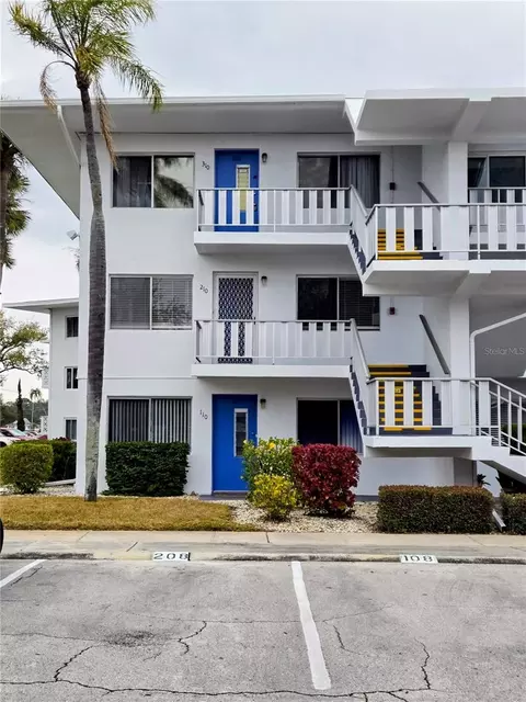 11251 80th Ave #310, Seminole, FL 33772