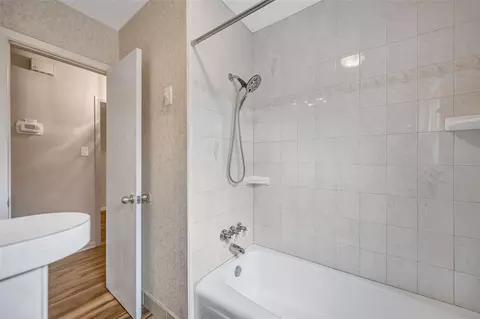 Bath - 6902 Potts Rd, Riverview, FL 33569 photo 10 of 10