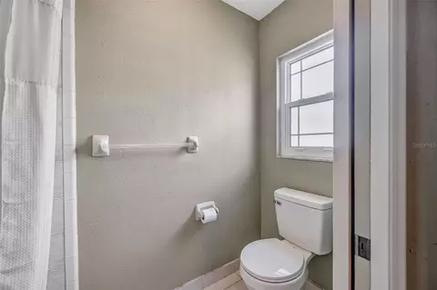 Bath - 6902 Potts Rd, Riverview, FL 33569 photo 3 of 10