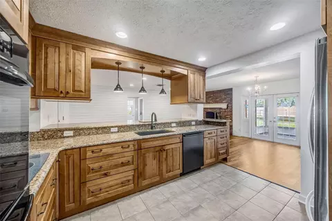 Kitchen - 6902 Potts Rd, Riverview, FL 33569 photo 3 of 7