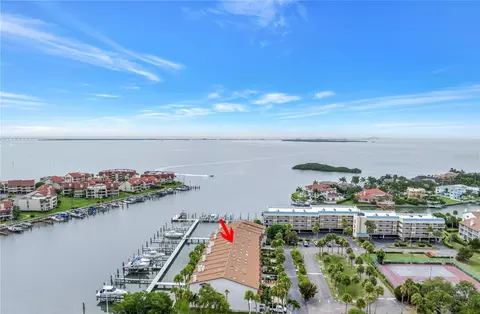 117 Yacht Club Ln, Tierra Verde, FL 33715