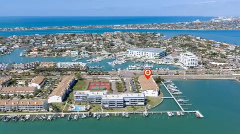 117 Yacht Club Ln, Tierra Verde, FL 33715