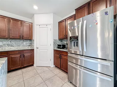 Kitchen - 12728 Lemon Pepper Dr, Riverview, FL 33578 photo 9 of 10