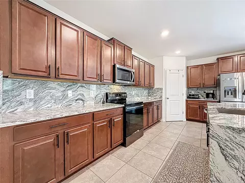 Kitchen - 12728 Lemon Pepper Dr, Riverview, FL 33578 photo 2 of 10