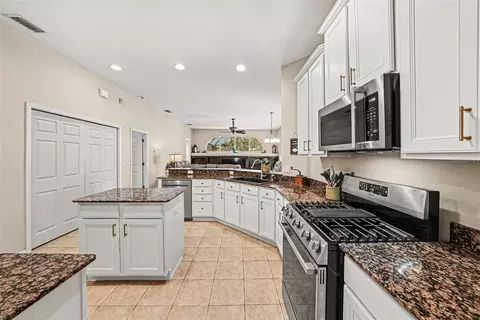 Kitchen - 12251 Creek Edge Dr, Riverview, FL 33579 photo 3 of 3