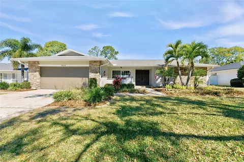 2654 Clubhouse Dr N, Clearwater, FL 33761