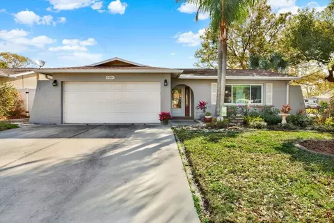 8301 Monarch Cir, Seminole, FL 33772