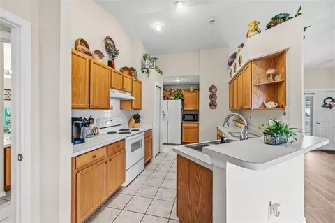 Kitchen - 29338 Marker Loop, San Antonio, FL 33576 photo 1 of 3