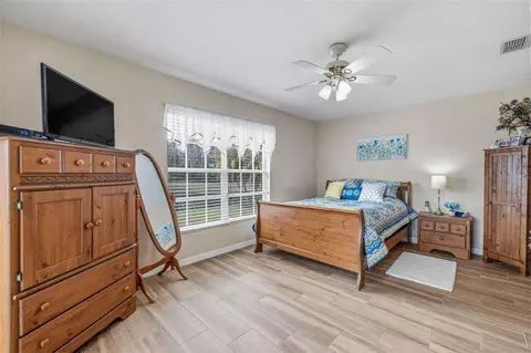 Bedroom - 29338 Marker Loop, San Antonio, FL 33576 photo 2 of 3