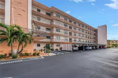 8174 Terrace Garden Dr N #303, Saint Petersburg, FL 33709