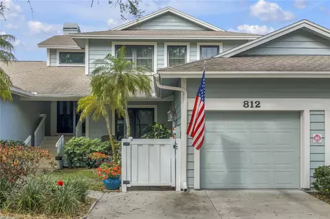 812 Amelia Ct NE, Saint Petersburg, FL 33702