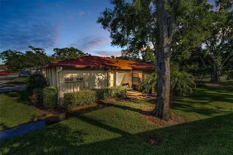 2240 Spruce Ln #D, Palm Harbor, FL 34684