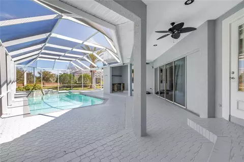 Exterior - 14365 Eagle Pointe Dr, Clearwater, FL 33762 photo 4 of 9
