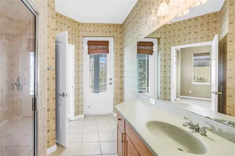 Bath - 14365 Eagle Pointe Dr, Clearwater, FL 33762 photo 3 of 5