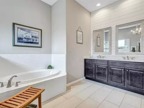 Bath - 16324 26th St E, Parrish, FL 34219 photo 3 of 6