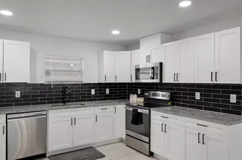 Kitchen - 5106 Pacific Ave, Spring Hill, FL 34607 photo 3 of 3