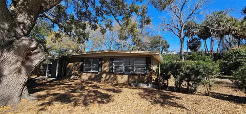 1516 Adele Pl, Largo, FL 33770