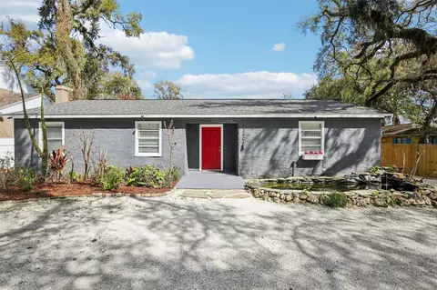 3905 W Lake Dr, Seffner, FL 33584