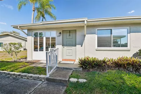2211 Grenadier Dr #140, Sun City Center, FL 33573