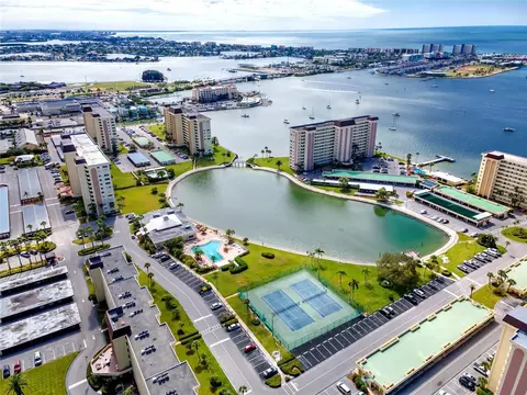 4650 Cove Cir #409, Saint Petersburg, FL 33708