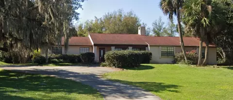 8943 Silver Lake Dr, Leesburg, FL 34788