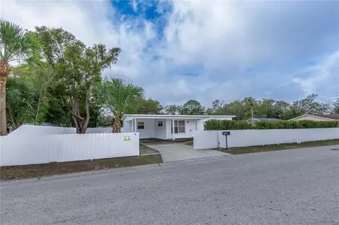 831 Woodlawn St, Clearwater, FL 33756