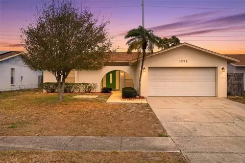 1978 Radcliffe Dr N, Clearwater, FL 33763