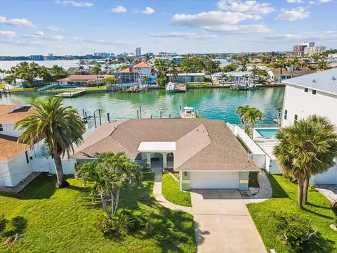 441 Palm Is NE, Clearwater, FL 33767