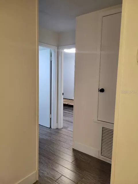 Entry Way - 995 Emerald Dr, Mount Dora, FL 32757 photo 2 of 2
