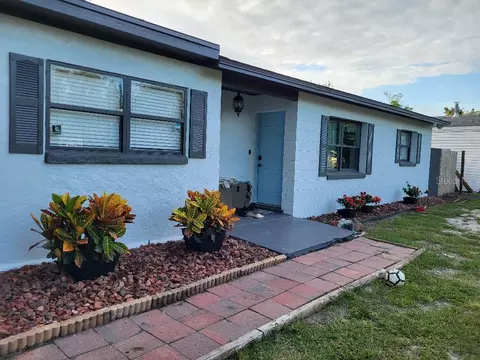 Exterior - 995 Emerald Dr, Mount Dora, FL 32757 photo 8 of 8