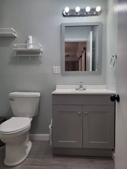 Bath - 995 Emerald Dr, Mount Dora, FL 32757 photo 4 of 6