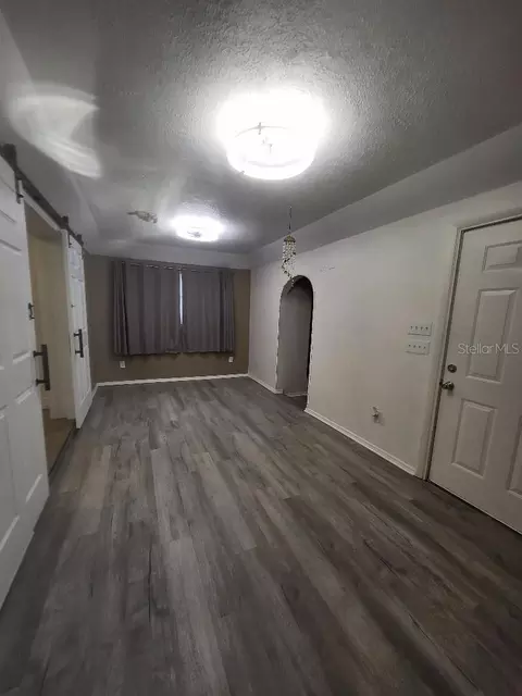 Living - 995 Emerald Dr, Mount Dora, FL 32757 photo 1 of 2
