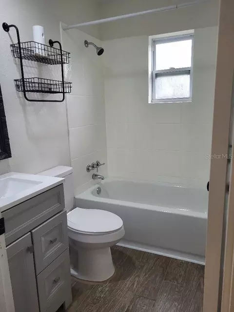 Bath - 995 Emerald Dr, Mount Dora, FL 32757 photo 5 of 6