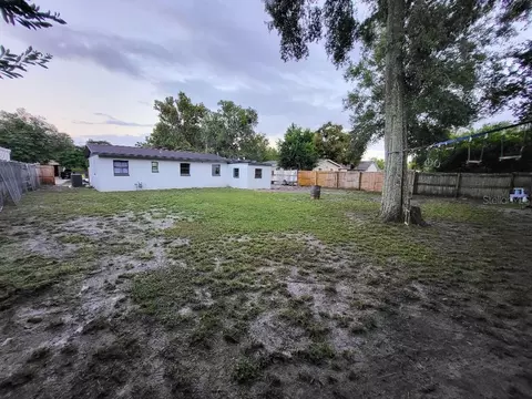 Exterior - 995 Emerald Dr, Mount Dora, FL 32757 photo 4 of 8