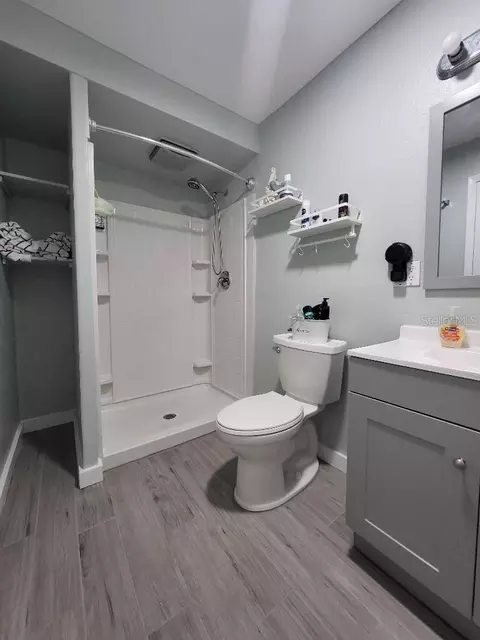Bath - 995 Emerald Dr, Mount Dora, FL 32757 photo 1 of 6