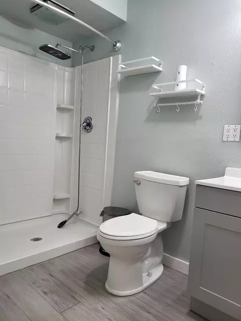 Bath - 995 Emerald Dr, Mount Dora, FL 32757 photo 3 of 6