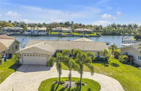 1964 Massachusetts Ave NE, Saint Petersburg, FL 33703
