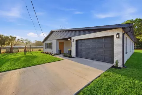 2711 Washington Rd, Valrico, FL 33594